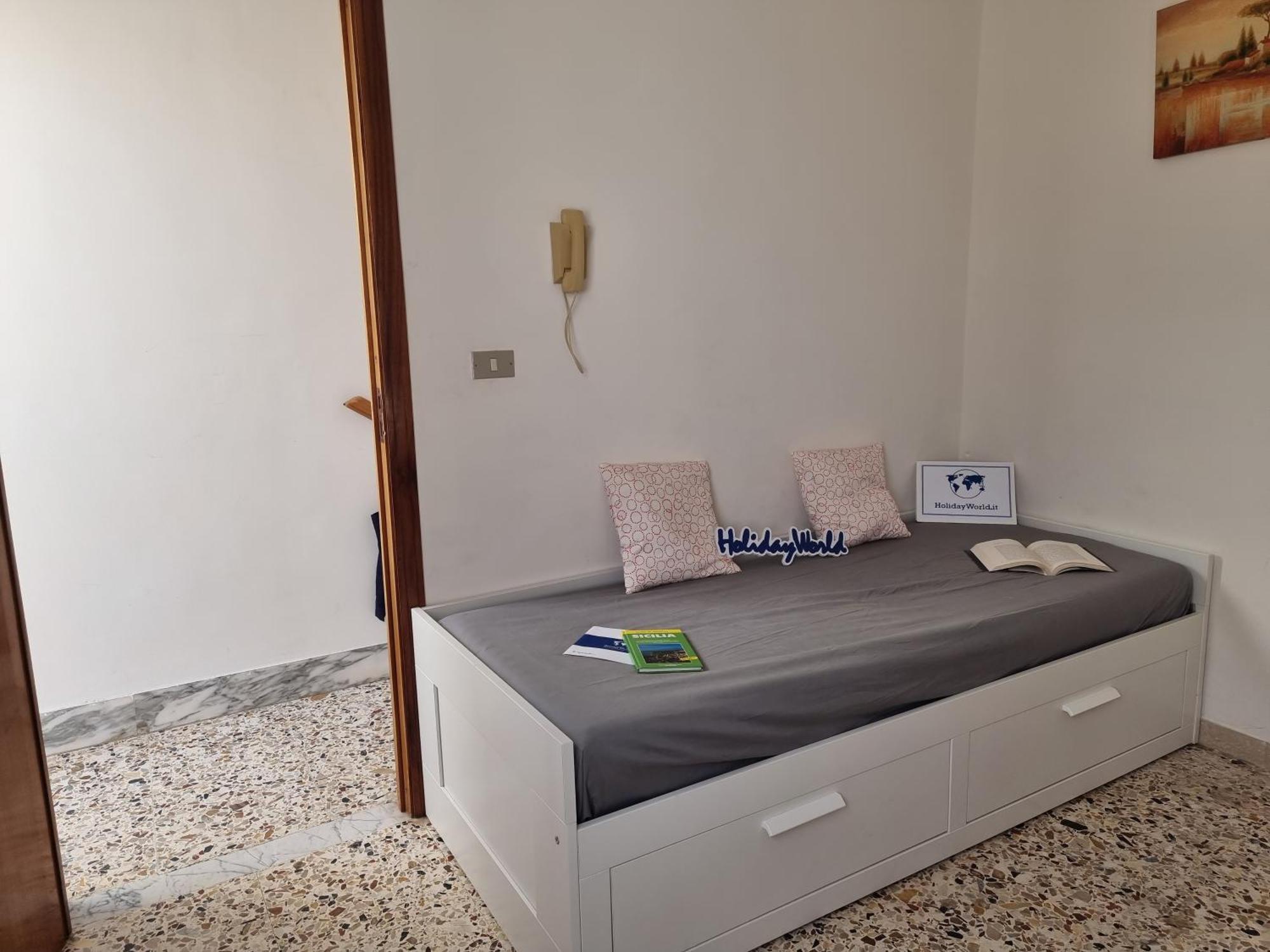 Borgo Di Taormina Apartments By Holiday World Gaggi Екстериор снимка