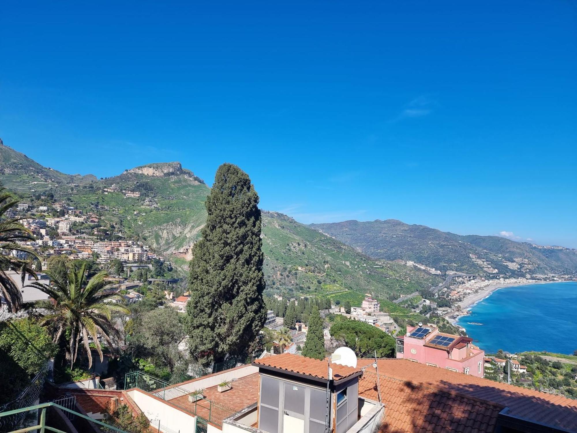 Borgo Di Taormina Apartments By Holiday World Gaggi Екстериор снимка
